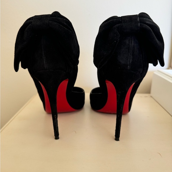 COPY - Christian Louboutin Rabakate Black Suede Pump with Bow - Picture 3 of 12